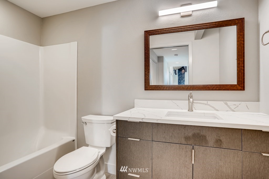 1935 Southwest Hillcrest Road Burien, WA 98166 - Photo 23 of 34 Gallery Image 23