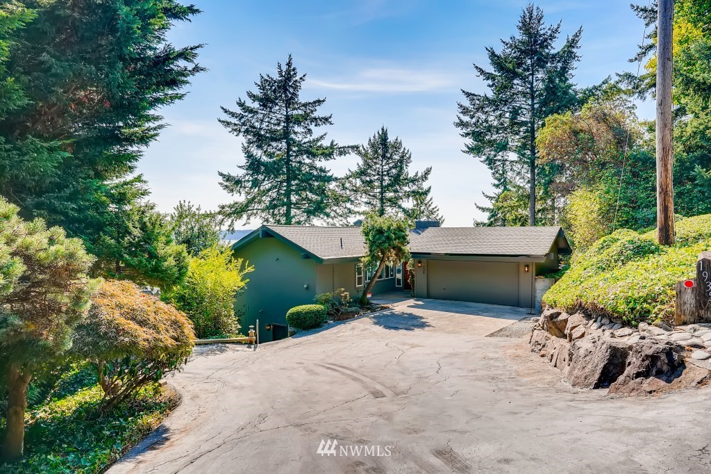 1935 Southwest Hillcrest Road Burien, WA 98166 - Photo 5 of 34 Gallery Image 5