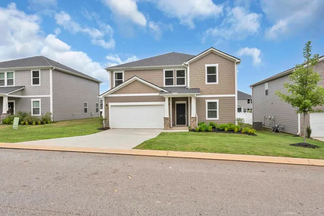 $384,900 | 133 Hazelcroft Drive, Fountain Inn, SC 29644