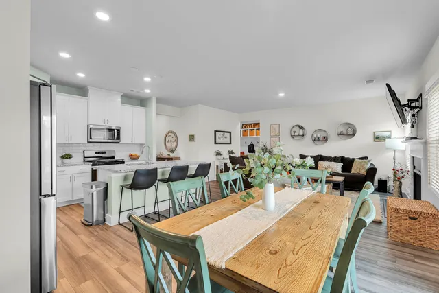 $384,900 | 133 Hazelcroft Drive, Fountain Inn, SC 29644