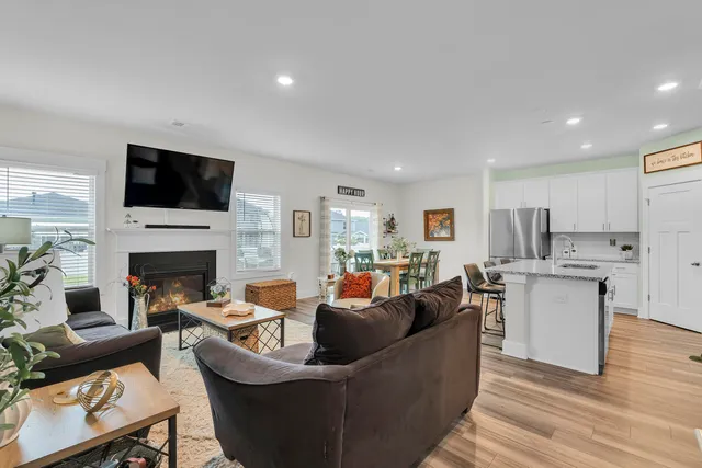 $384,900 | 133 Hazelcroft Drive, Fountain Inn, SC 29644