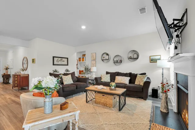 $384,900 | 133 Hazelcroft Drive, Fountain Inn, SC 29644