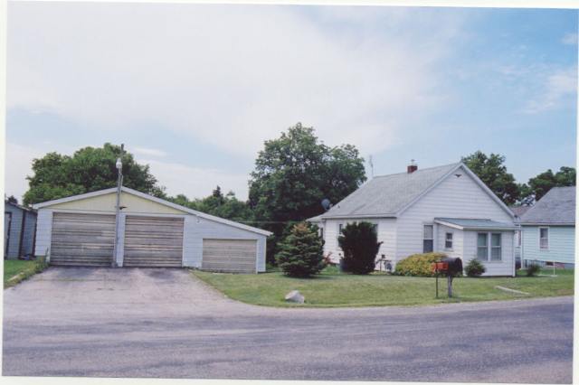 22397 East Brereton Road Canton, IL 61520 - Photo 1 of 2
