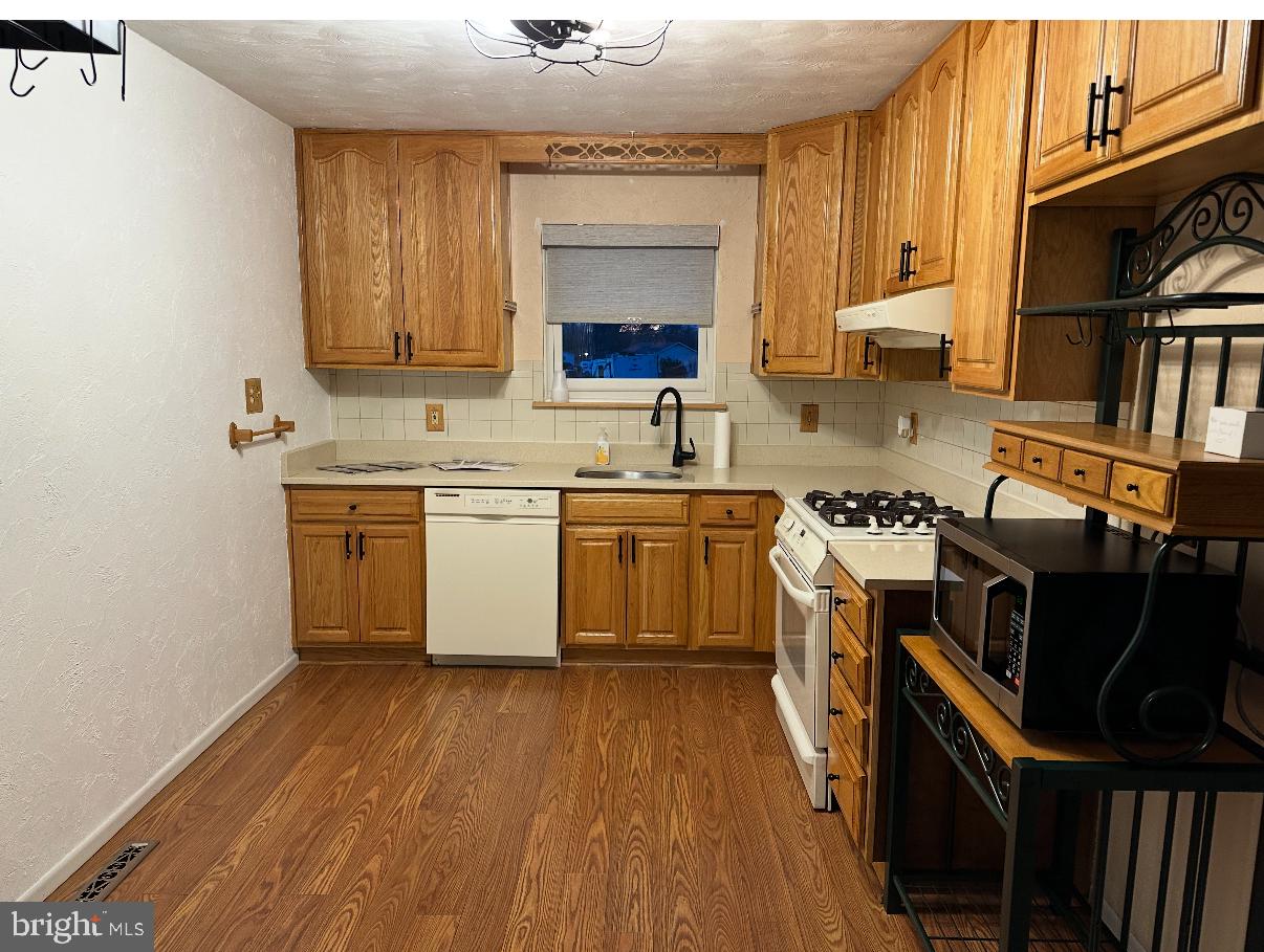 8253 Rupert Road South Millersville, MD 21108 - Photo 12 of 32 Fresh painted & Wall space for Kitchen Island