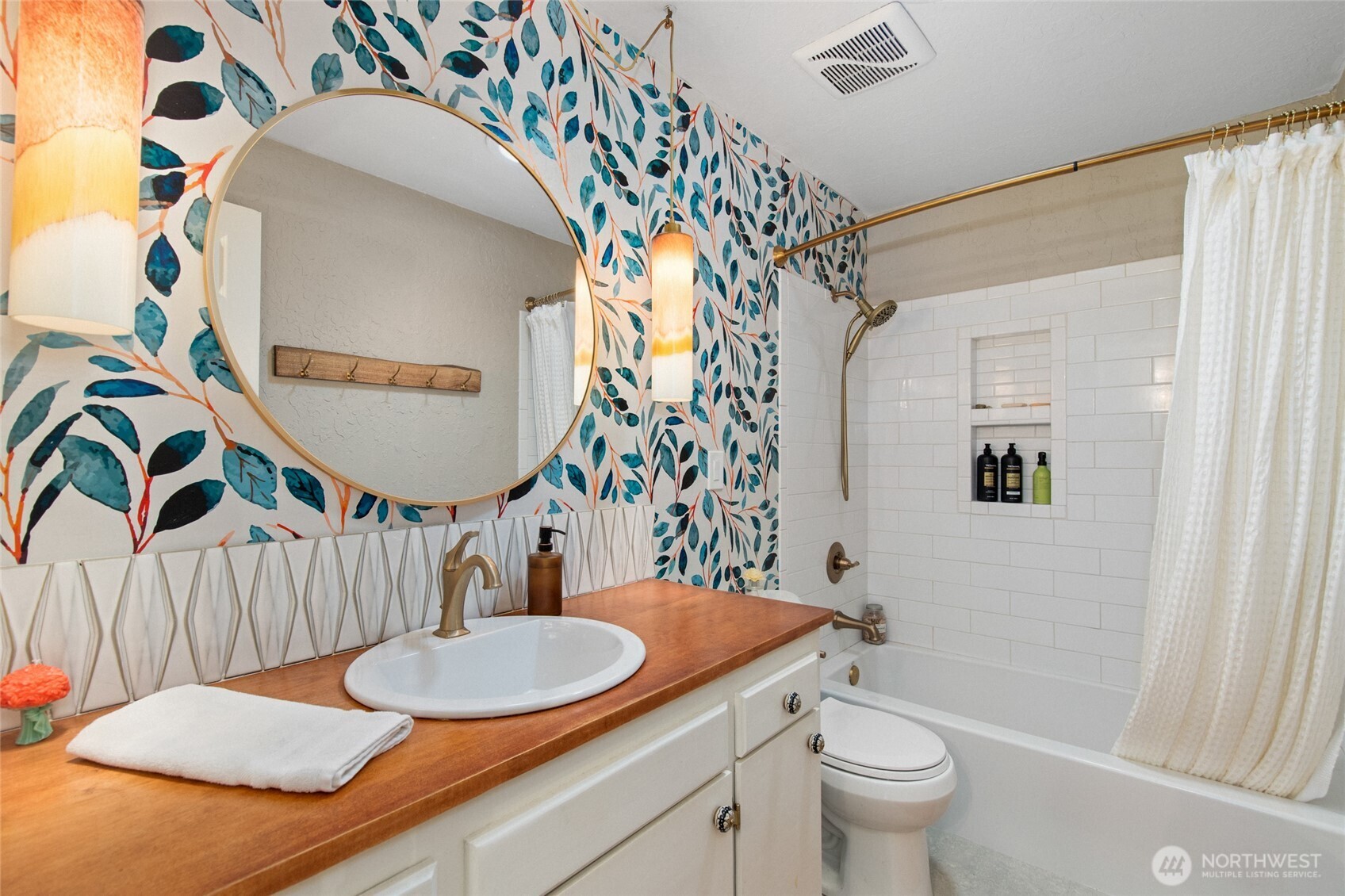 8924 Northeast 191st Place Bothell, WA 98011 - Photo 25 of 36