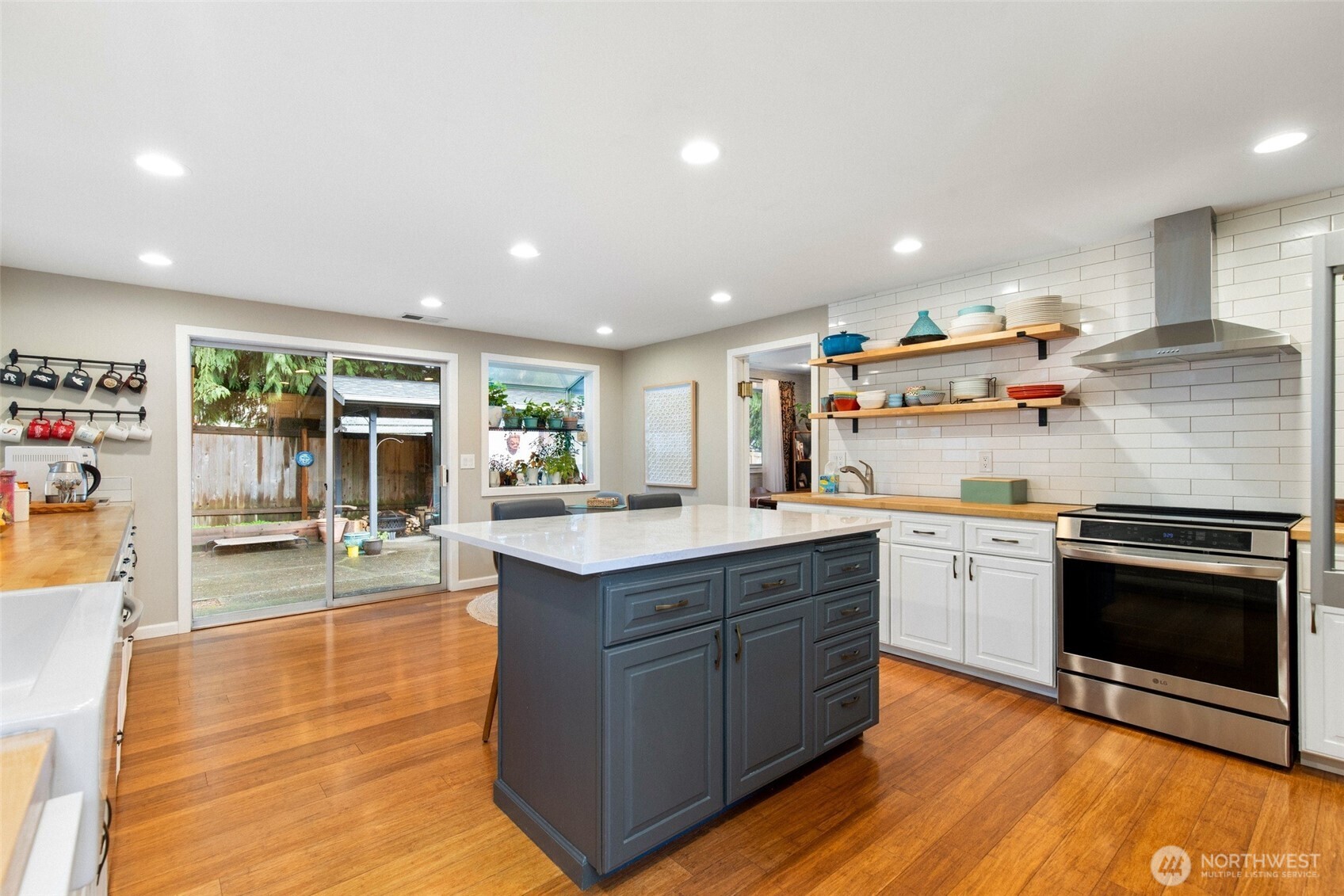 8924 Northeast 191st Place Bothell, WA 98011 - Photo 10 of 36