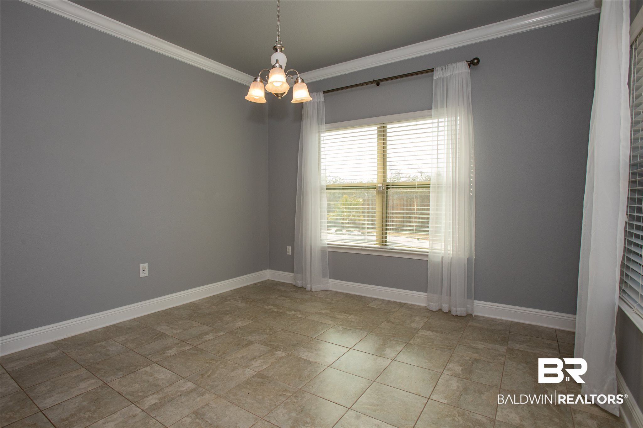 7029 Rocky Rd Loop Gulf Shores, AL 36542 - Photo 12 of 43 breakfast room