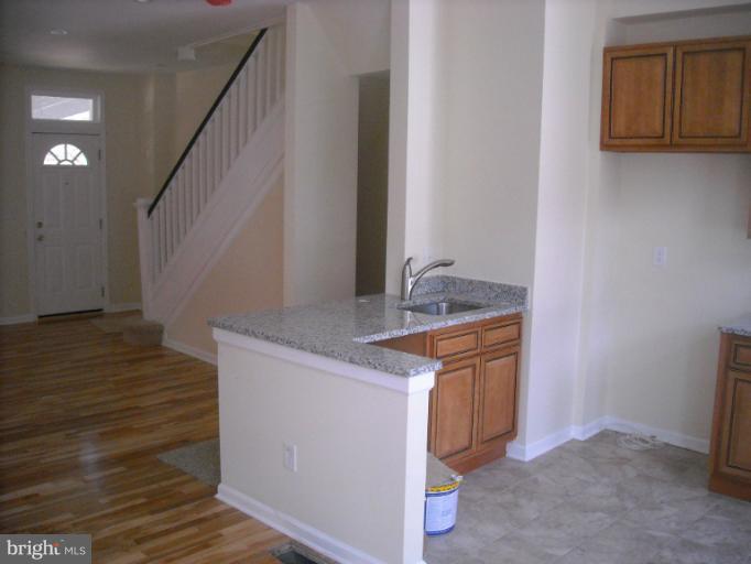17 North Wickham Road Baltimore, MD 21229 - Photo 15 of 17 Kitchen