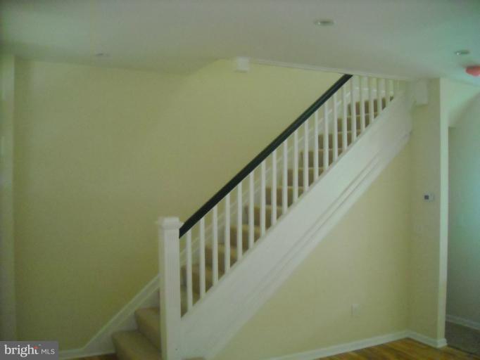 17 North Wickham Road Baltimore, MD 21229 - Photo 8 of 17 Interior (General)