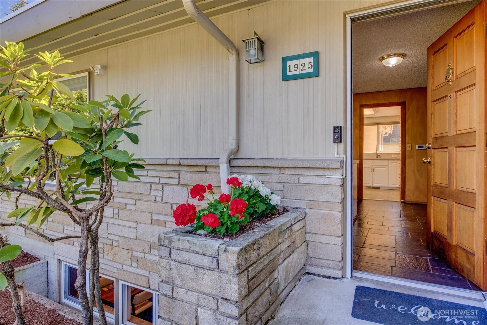 1925 Southwest 167th Street Burien, WA 98166 - Photo 3 of 40 Gallery Image 3