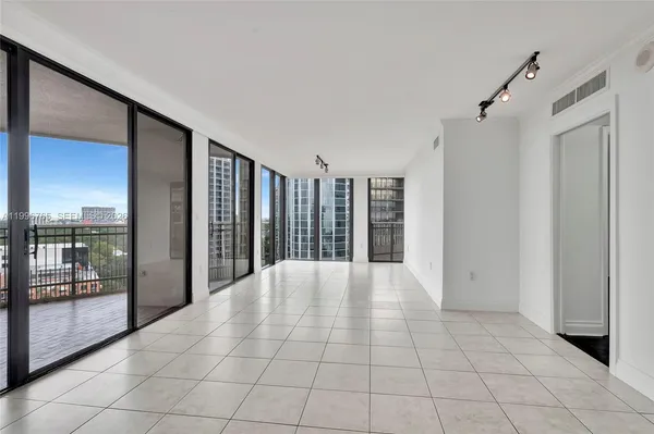 $1,870,000 | 2901 South Bayshore Drive, Unit 16G, Miami, FL 33133