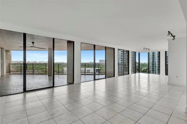 $1,870,000 | 2901 South Bayshore Drive, Unit 16G, Miami, FL 33133