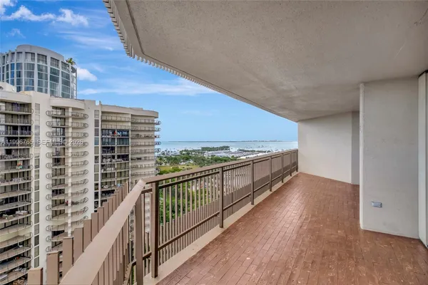 $1,870,000 | 2901 South Bayshore Drive, Unit 16G, Miami, FL 33133