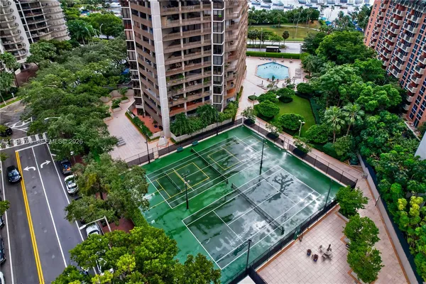 $1,870,000 | 2901 South Bayshore Drive, Unit 16G, Miami, FL 33133