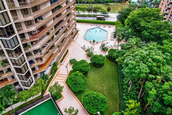 $1,870,000 | 2901 South Bayshore Drive, Unit 16G, Miami, FL 33133