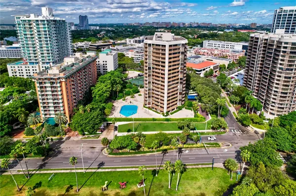 $1,870,000 | 2901 South Bayshore Drive, Unit 16G, Miami, FL 33133
