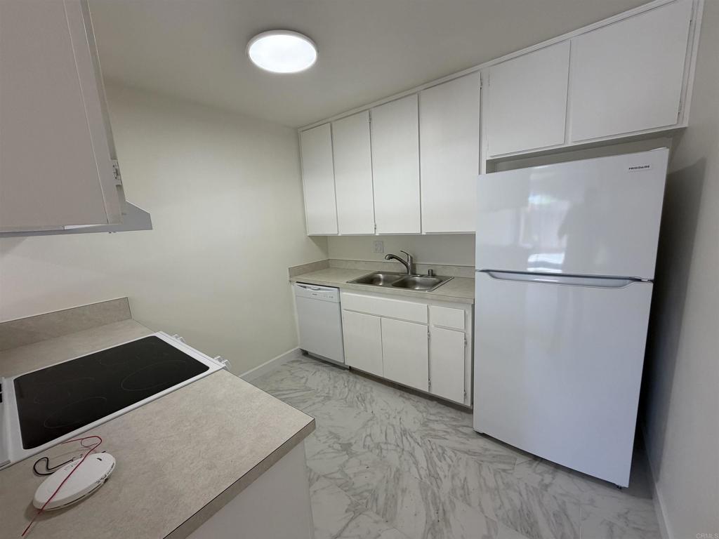 403 Requeza Street, Unit G10 Encinitas, CA 92024 - Photo 5 of 19