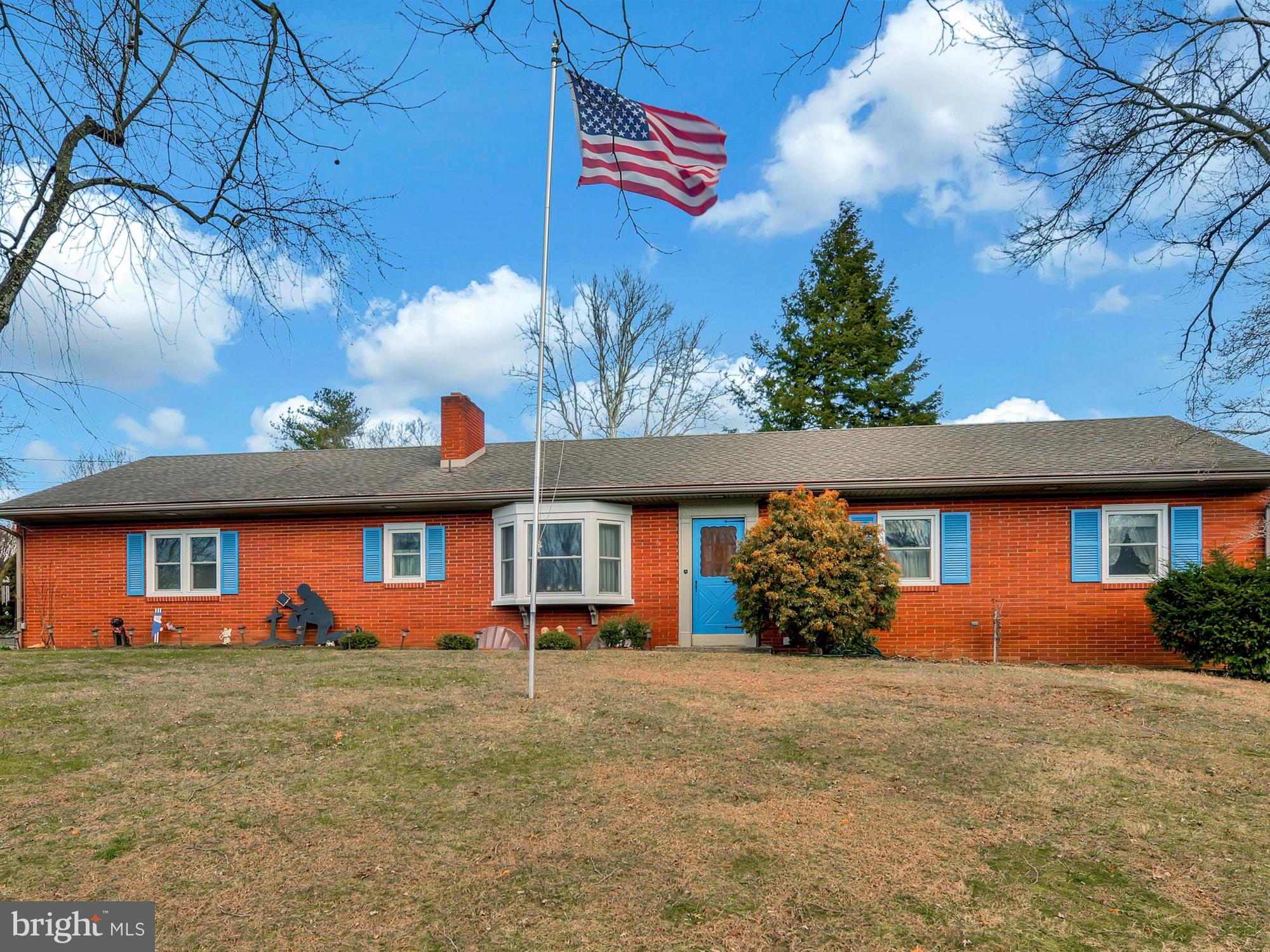 537 Saratoga Road Lancaster, PA 17603 - Photo 2 of 27 Gallery Image 2