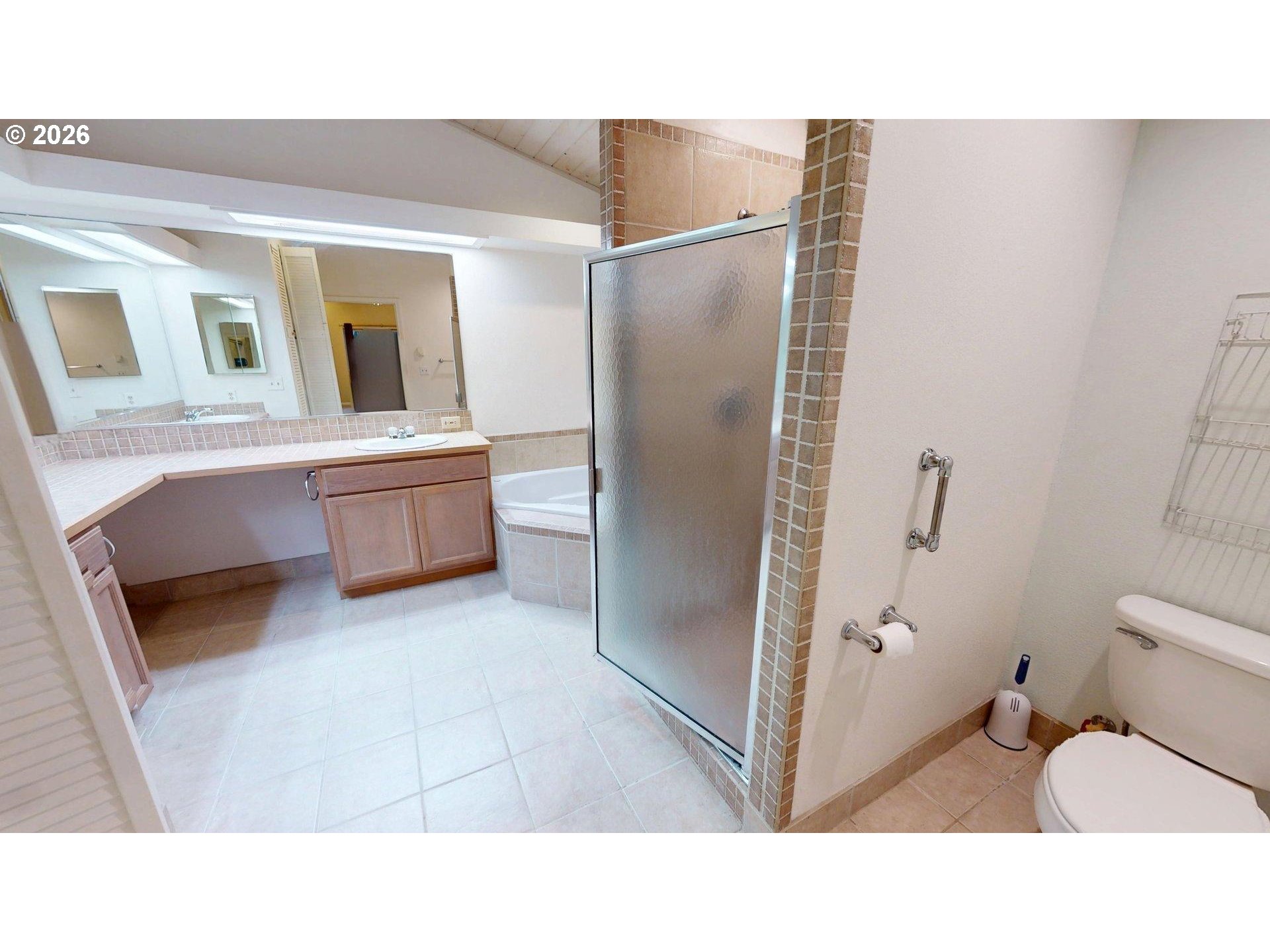 29224 Skunk Run Road Gold Beach, OR 97444 - Photo 22 of 39 Owner's Suite Bathroom