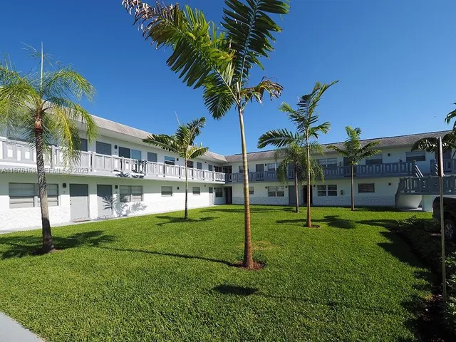 $2,000 | 4000 Northeast 10th Avenue, Unit 16, Oakland Park, FL 33334