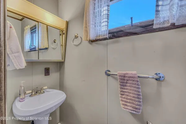 $264,900 | 124 Bengar Drive, Scranton, PA 18505