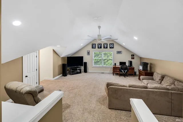 $1,250,000 | 4906 North 100 West, Uniondale, IN 46791