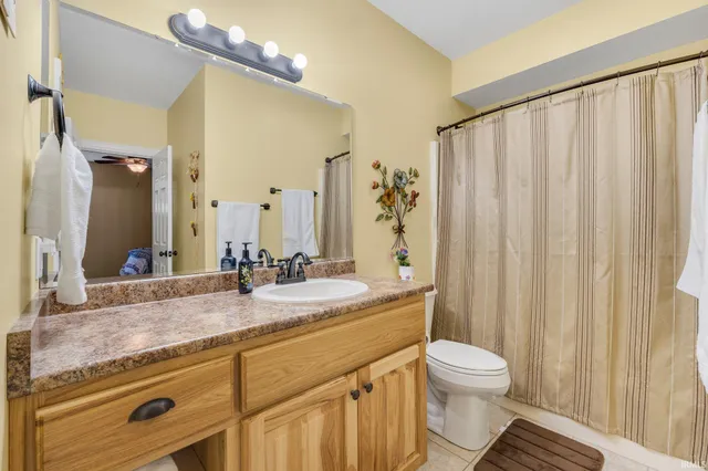 $1,250,000 | 4906 North 100 West, Uniondale, IN 46791