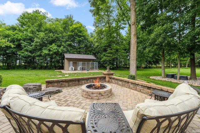 $1,250,000 | 4906 North 100 West, Uniondale, IN 46791
