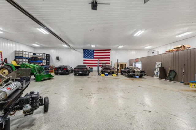 $1,250,000 | 4906 North 100 West, Uniondale, IN 46791