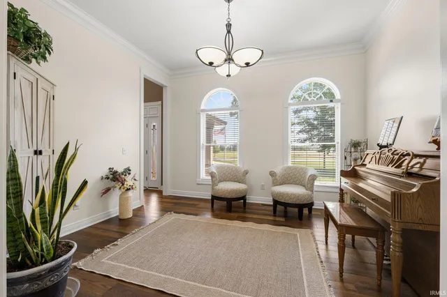 $1,250,000 | 4906 North 100 West, Uniondale, IN 46791