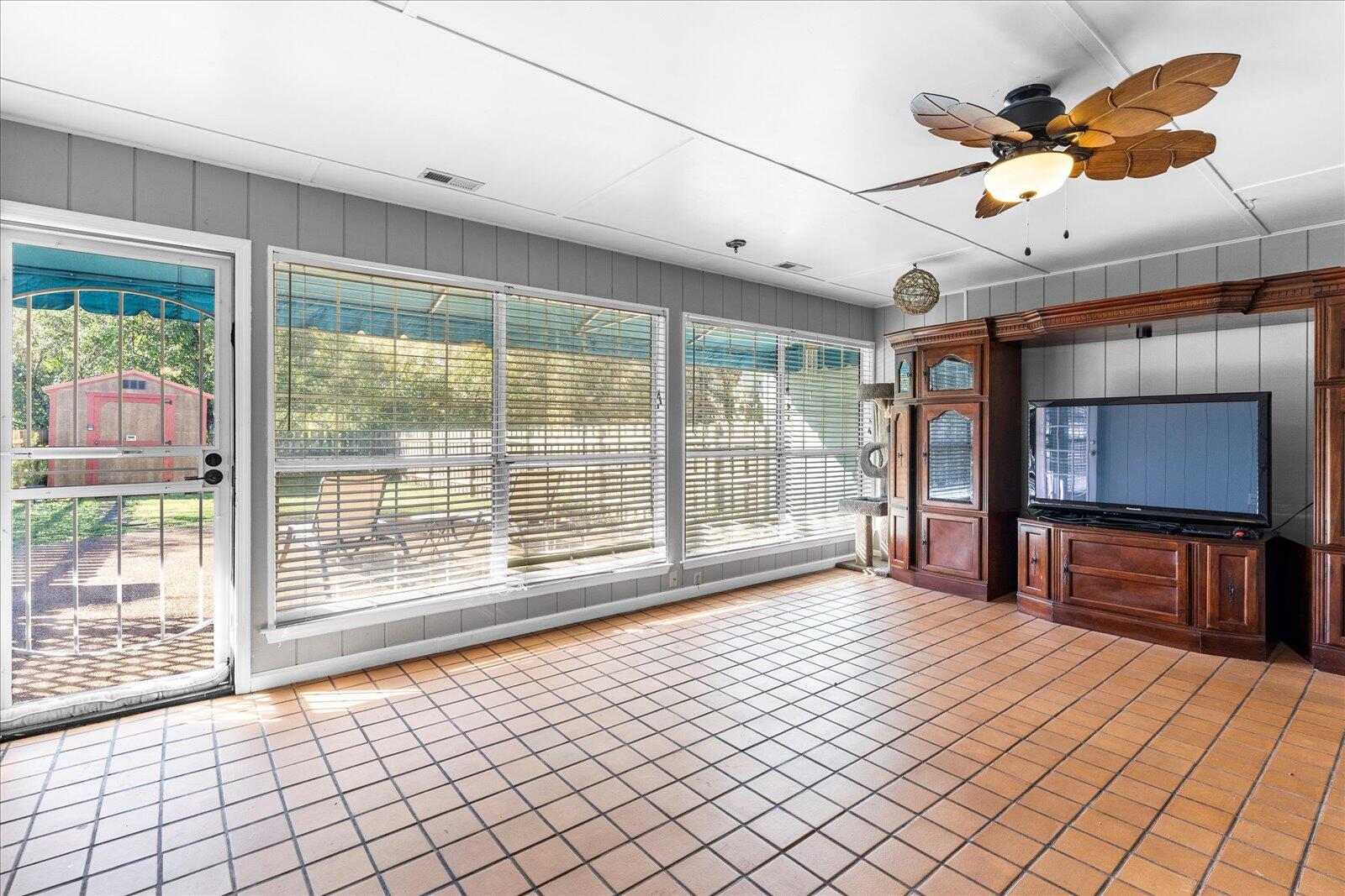 6766 Hickory Creek Road Chattanooga, TN 37421 - Photo 17 of 37 17-6766 Hickory Creek-16