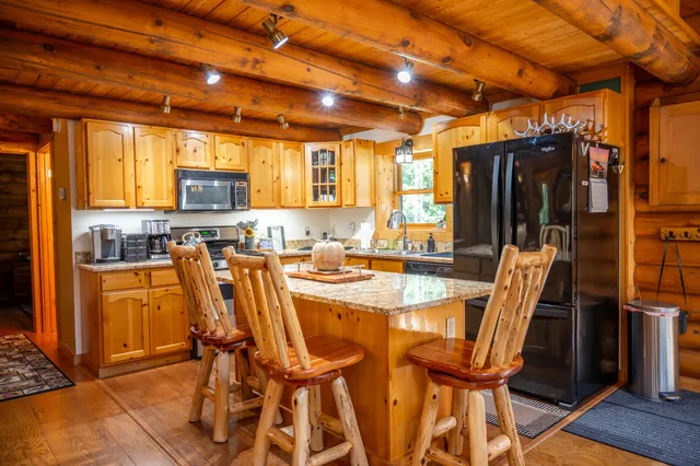 $669,000 | W5954 North Lake Drive, New Lisbon, WI 53950