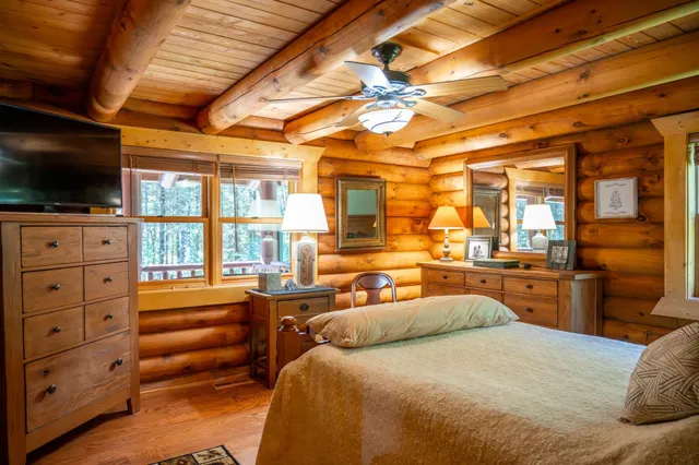 $669,000 | W5954 North Lake Drive, New Lisbon, WI 53950