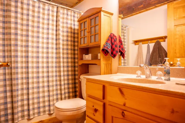 $669,000 | W5954 North Lake Drive, New Lisbon, WI 53950