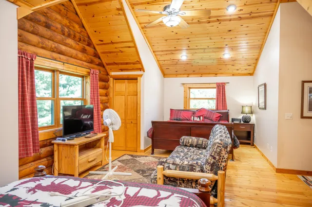 $669,000 | W5954 North Lake Drive, New Lisbon, WI 53950