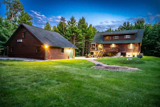 $669,000 | W5954 North Lake Drive, New Lisbon, WI 53950