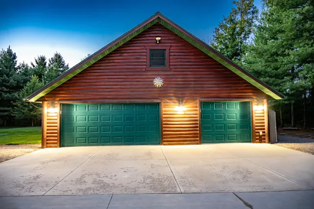 $669,000 | W5954 North Lake Drive, New Lisbon, WI 53950