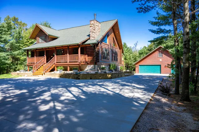 $669,000 | W5954 North Lake Drive, New Lisbon, WI 53950