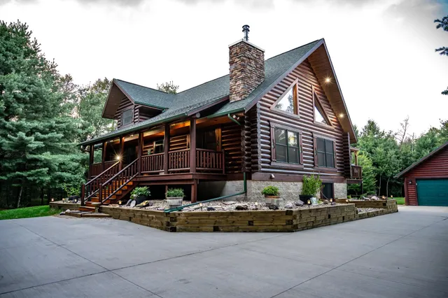 $669,000 | W5954 North Lake Drive, New Lisbon, WI 53950