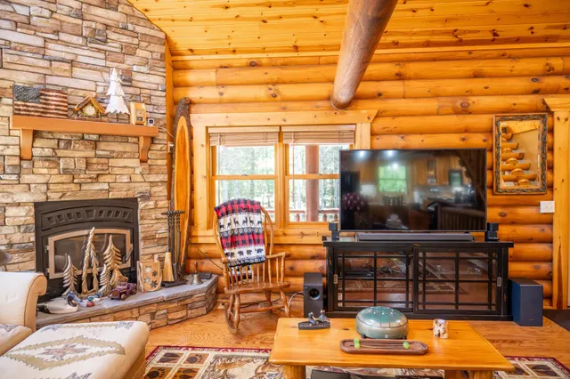 $669,000 | W5954 North Lake Drive, New Lisbon, WI 53950