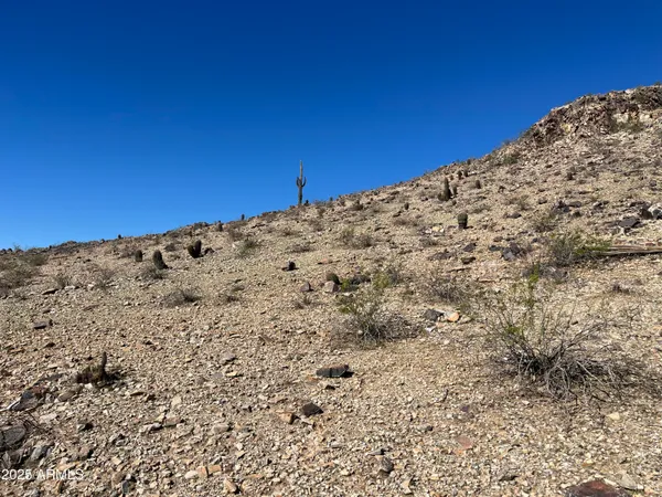 $400,000 | 2473 East Glenhaven Drive, Unit 9, Phoenix, AZ 85048