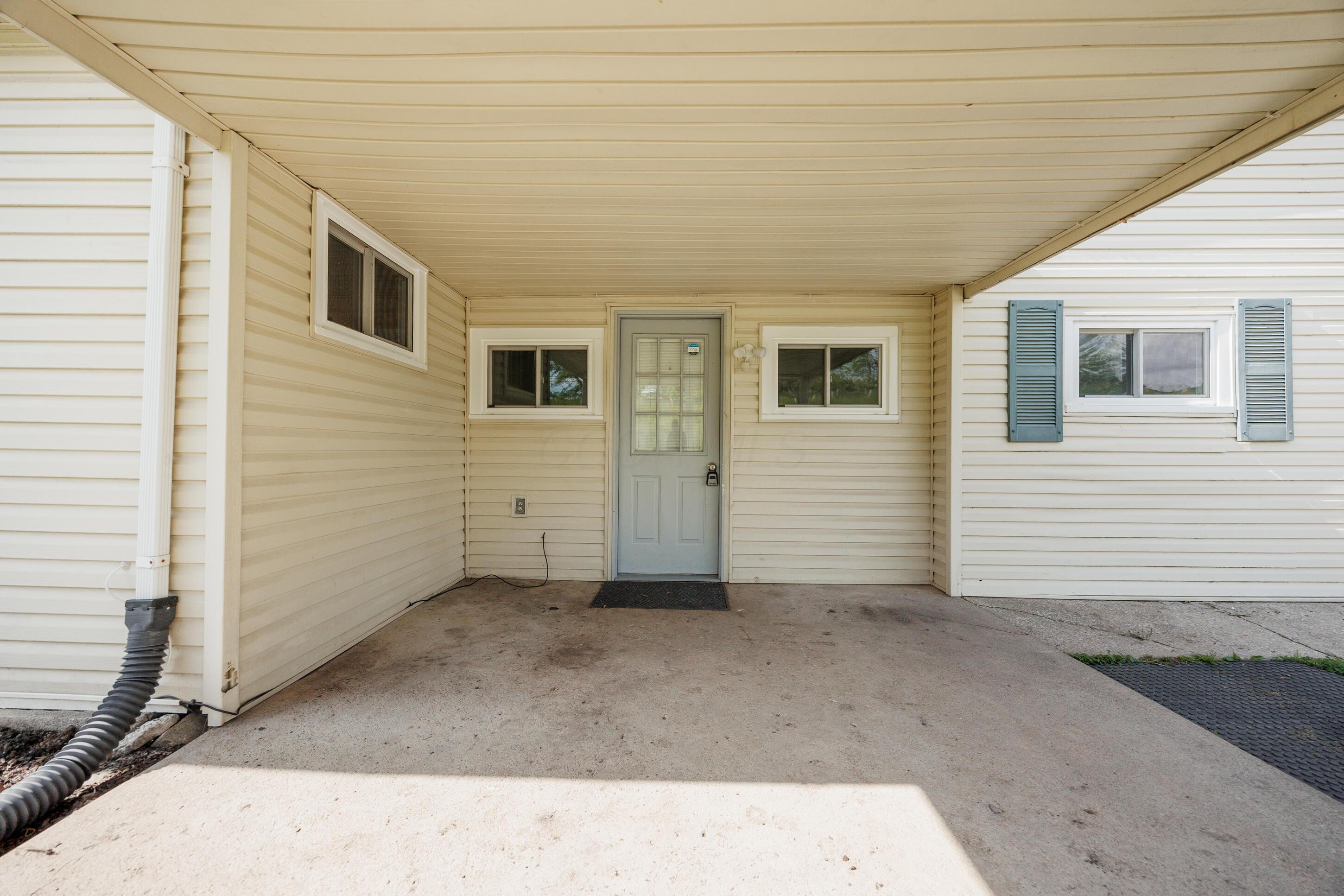 1366 Dyer Road Grove City, OH 43123 - Photo 4 of 49 0516 1366 Dyer rd-7