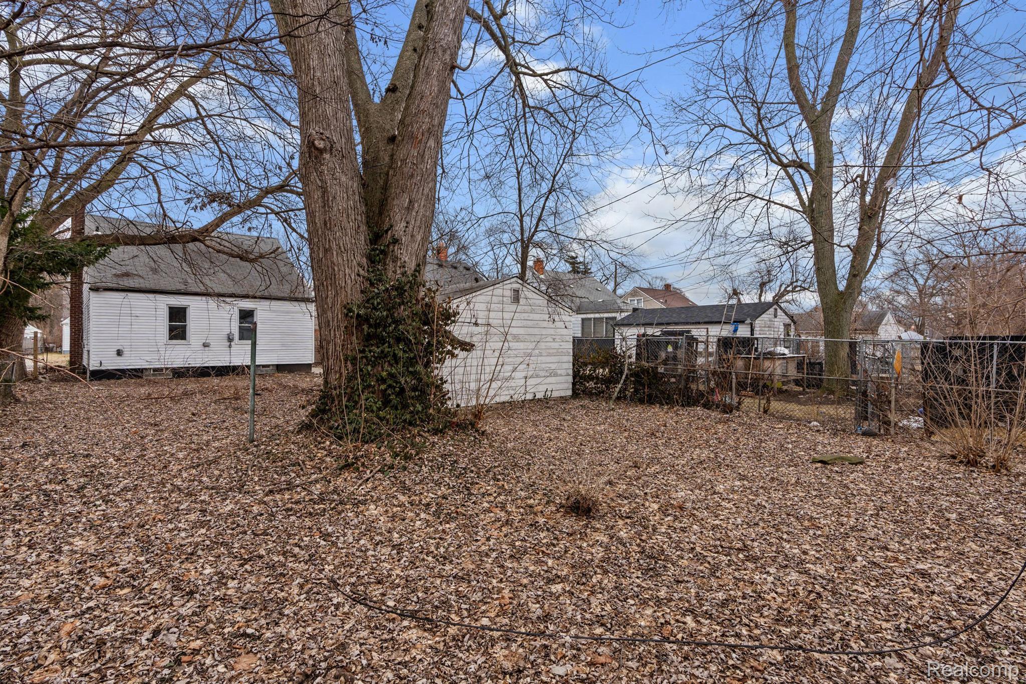 19319 Huntington Road Detroit, MI 48219 - Photo 24 of 25