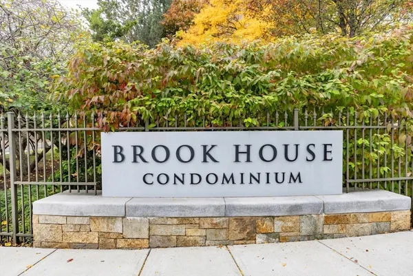 $3,200 | 99 Pond Avenue, Unit D409, Brookline, MA 02445
