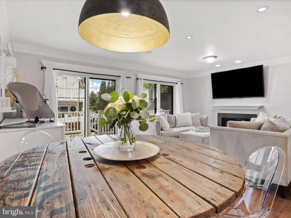 $3,800 | 8324 2nd Avenue, Vienna, VA 22182