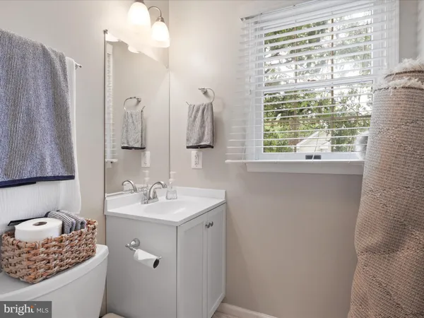 $3,800 | 8324 2nd Avenue, Vienna, VA 22182