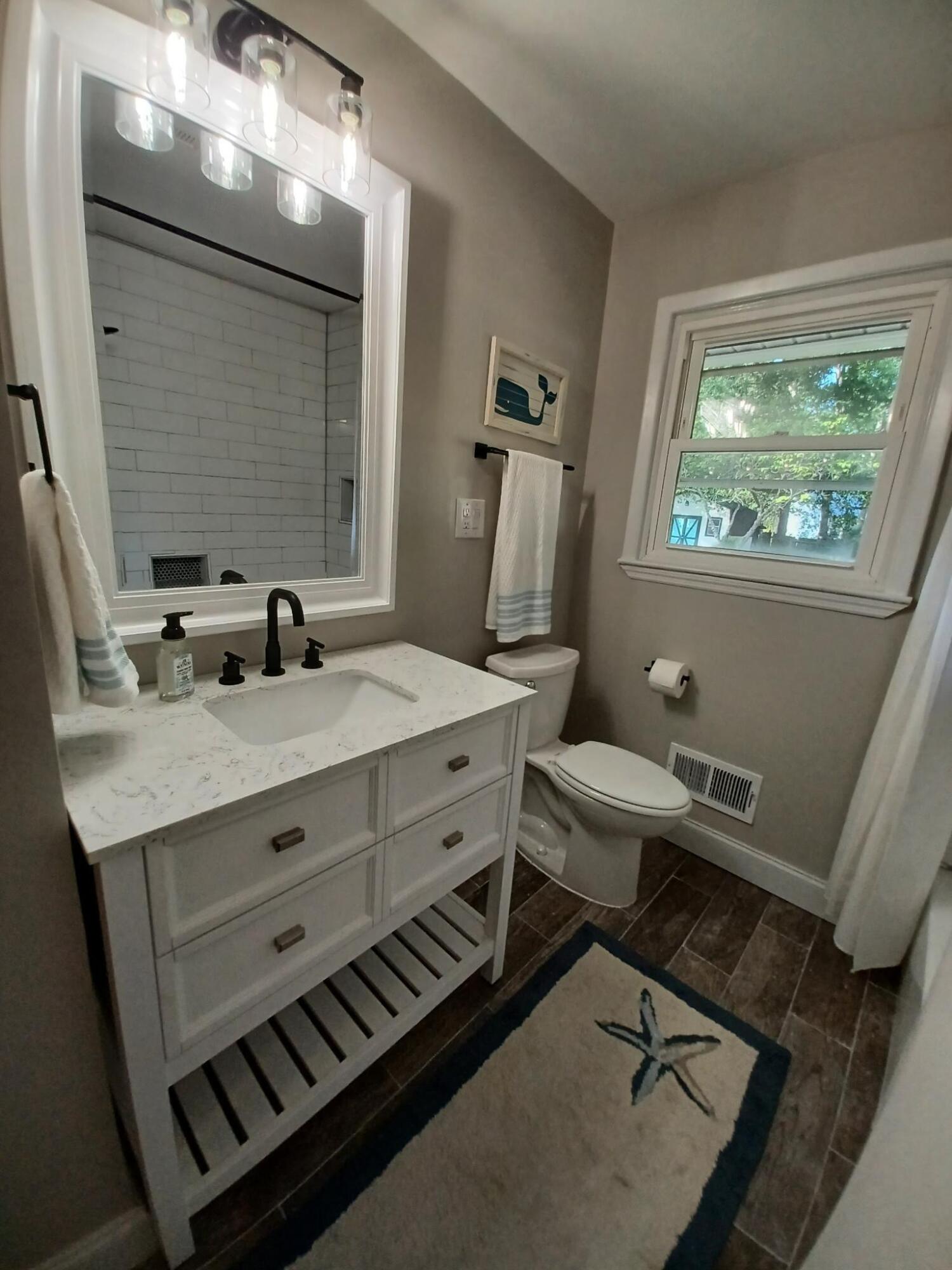 114 Reynolds Road Summerville, SC 29483 - Photo 20 of 31 114Reynolds.HallBath1