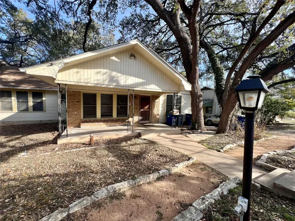$2,895 | 302 Park Lane, Austin, TX 78704