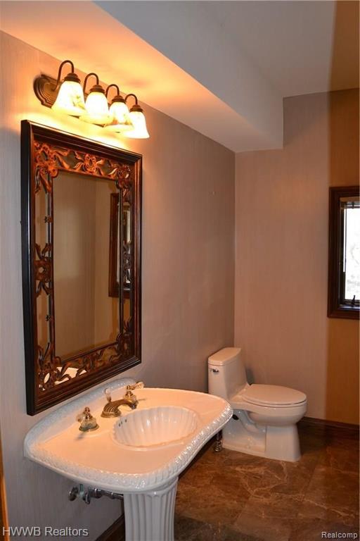 330 Camelot Way Rochester, MI 48306 - Photo 21 of 48