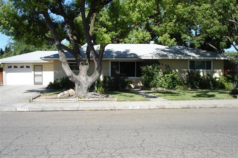 1337 South Klein Avenue Reedley, CA 93654 - Photo 1 of 11 Gallery Image 1